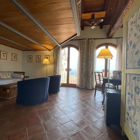 Foresteria Ristorante Conti Roero 住宿加早餐酒店 4*