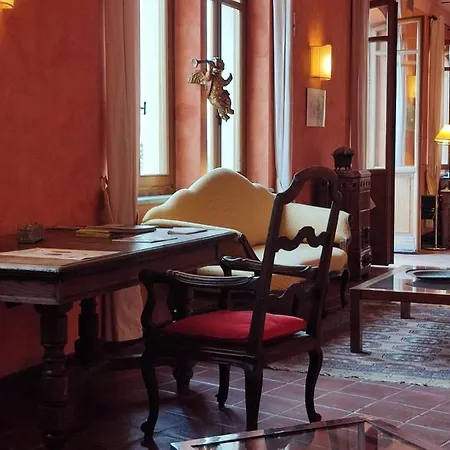 Foresteria Ristorante Conti Roero לינה וארוחת בוקר 4*