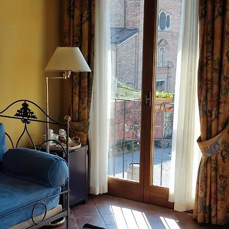 Foresteria Ristorante Conti Roero Bed & Breakfast