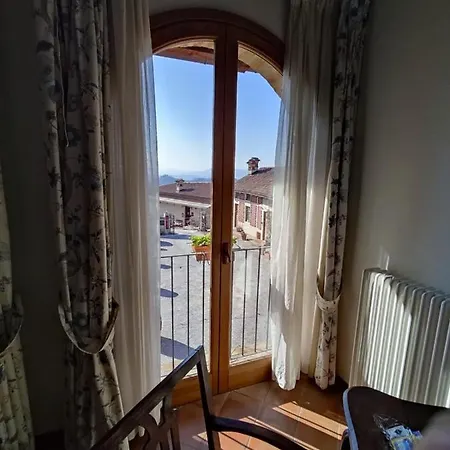 Foresteria Ristorante Conti Roero Bed & Breakfast 3*