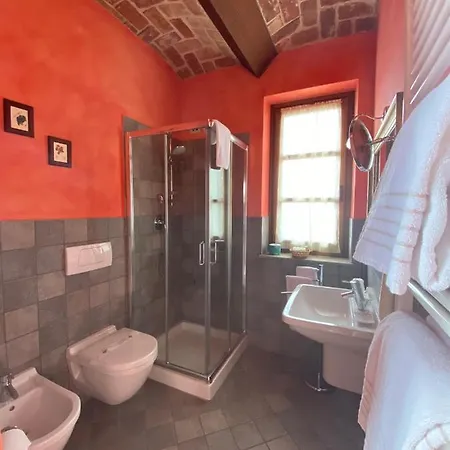 Foresteria Ristorante Conti Roero Bed & Breakfast 4*