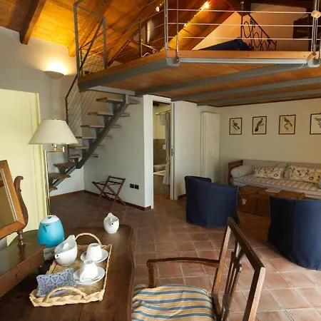 Foresteria Ristorante Conti Roero Bed & Breakfast 3*