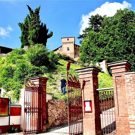 Bed & Breakfast Foresteria Ristorante Conti Roero 3*