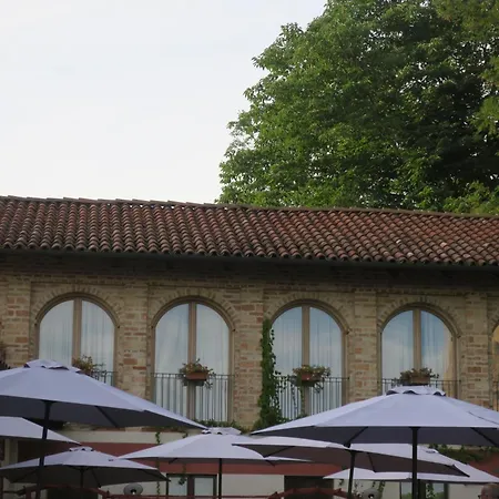 Bed & Breakfast Foresteria Ristorante Conti Roero