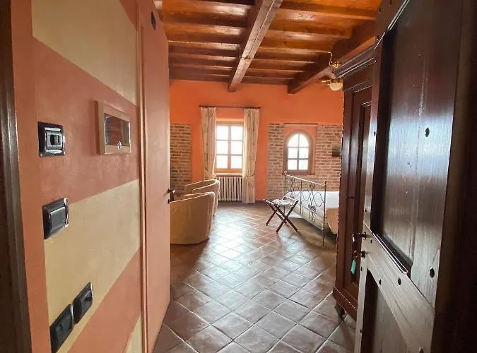 Bed and Breakfast Foresteria Ristorante Conti Roero Monticello d'Alba