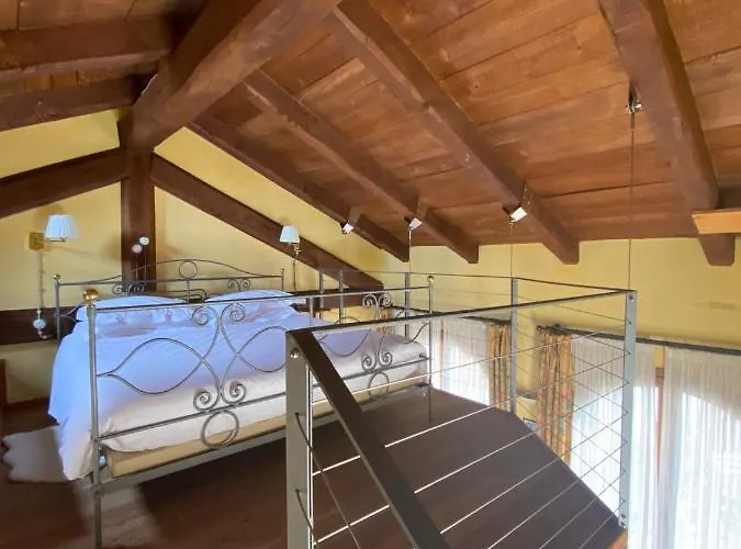 Foresteria Ristorante Conti Roero Bed and Breakfast 4*