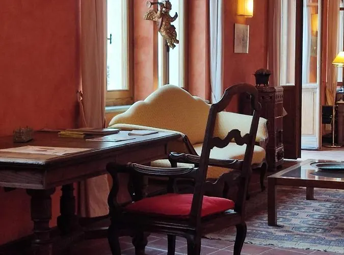 Foresteria Ristorante Conti Roero Bed and Breakfast 4*