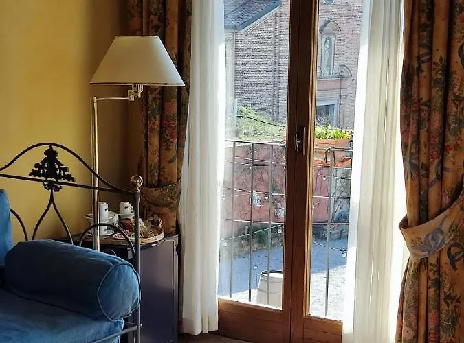 Foresteria Ristorante Conti Roero Bed and Breakfast