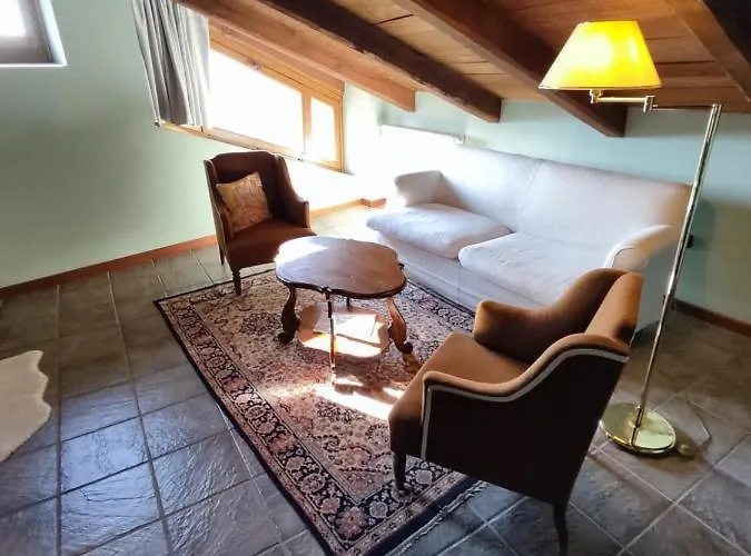 Foresteria Ristorante Conti Roero Bed and Breakfast