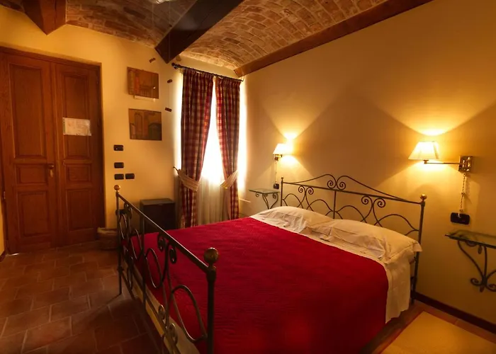Foresteria Ristorante Conti Roero Bed and Breakfast