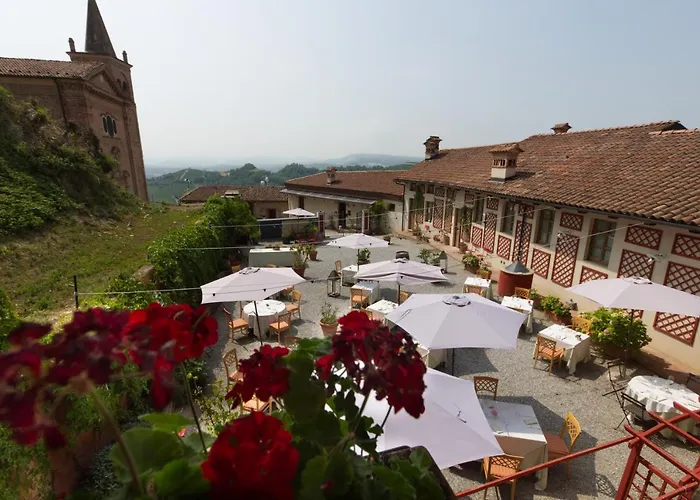 Bed and Breakfast Foresteria Ristorante Conti Roero Monticello d'Alba