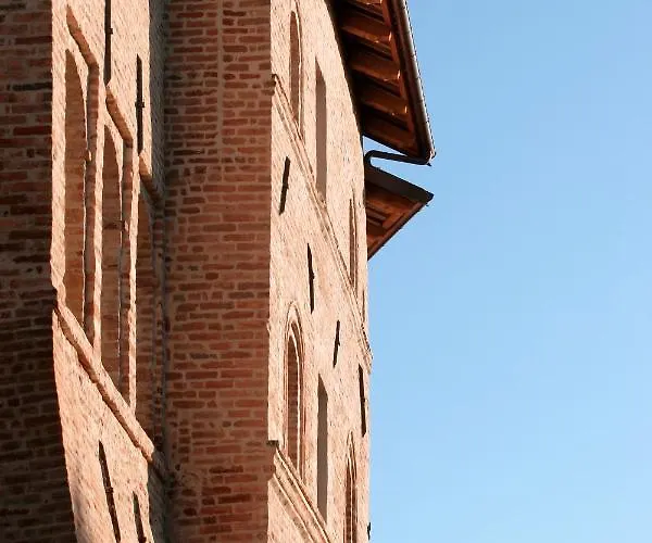 Bed and Breakfast Foresteria Ristorante Conti Roero 4*