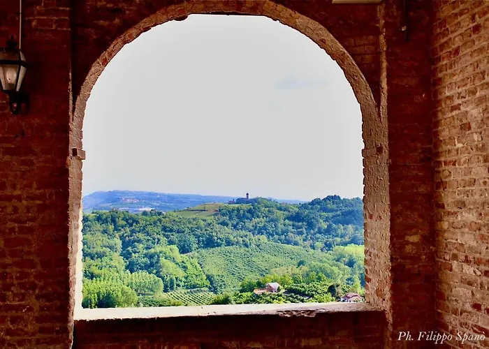Bed and Breakfast Foresteria Ristorante Conti Roero 4*