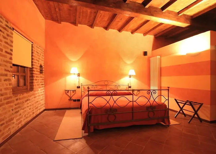 Bed and Breakfast Foresteria Ristorante Conti Roero Monticello d'Alba