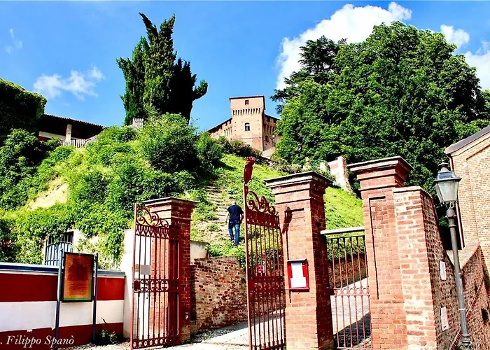 Bed and Breakfast Foresteria Ristorante Conti Roero 4*