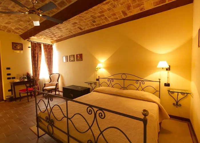 Bed and Breakfast Foresteria Ristorante Conti Roero 4*